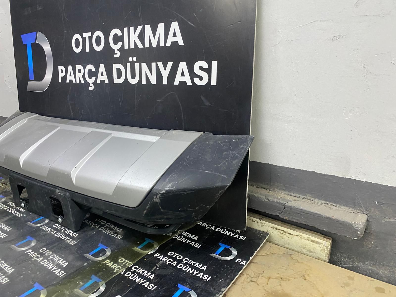 TOYOTA H�LUX �N TAMPON ALT PAR�ASI  [2020-2025]